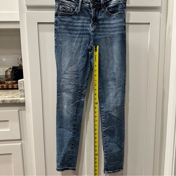 Buckle Blue Skinny Jeans with Faded Denim Look - Picture 5 of 5